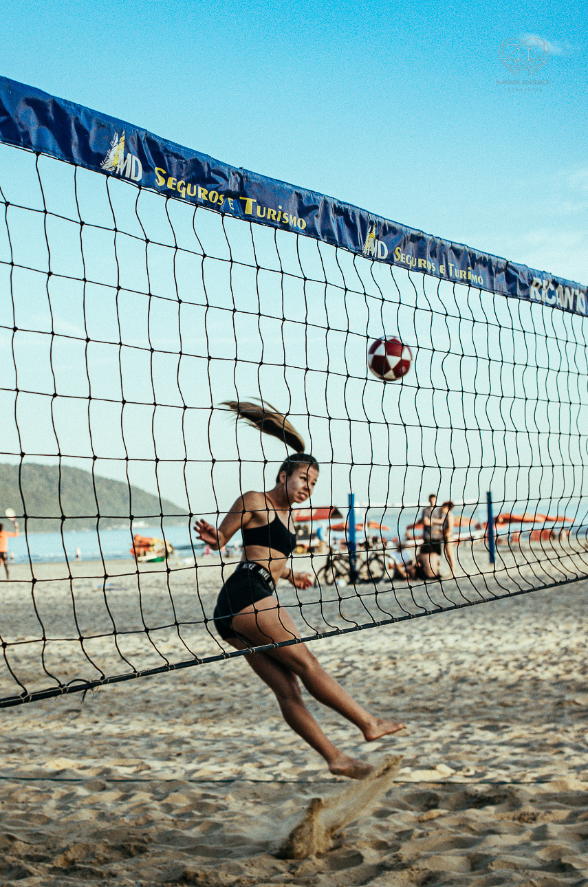 fotografia documental de ruas pela fotografa premiada nayara andrade  nas ruas de santos, artistas de rua street  documentario fotografia de rua 