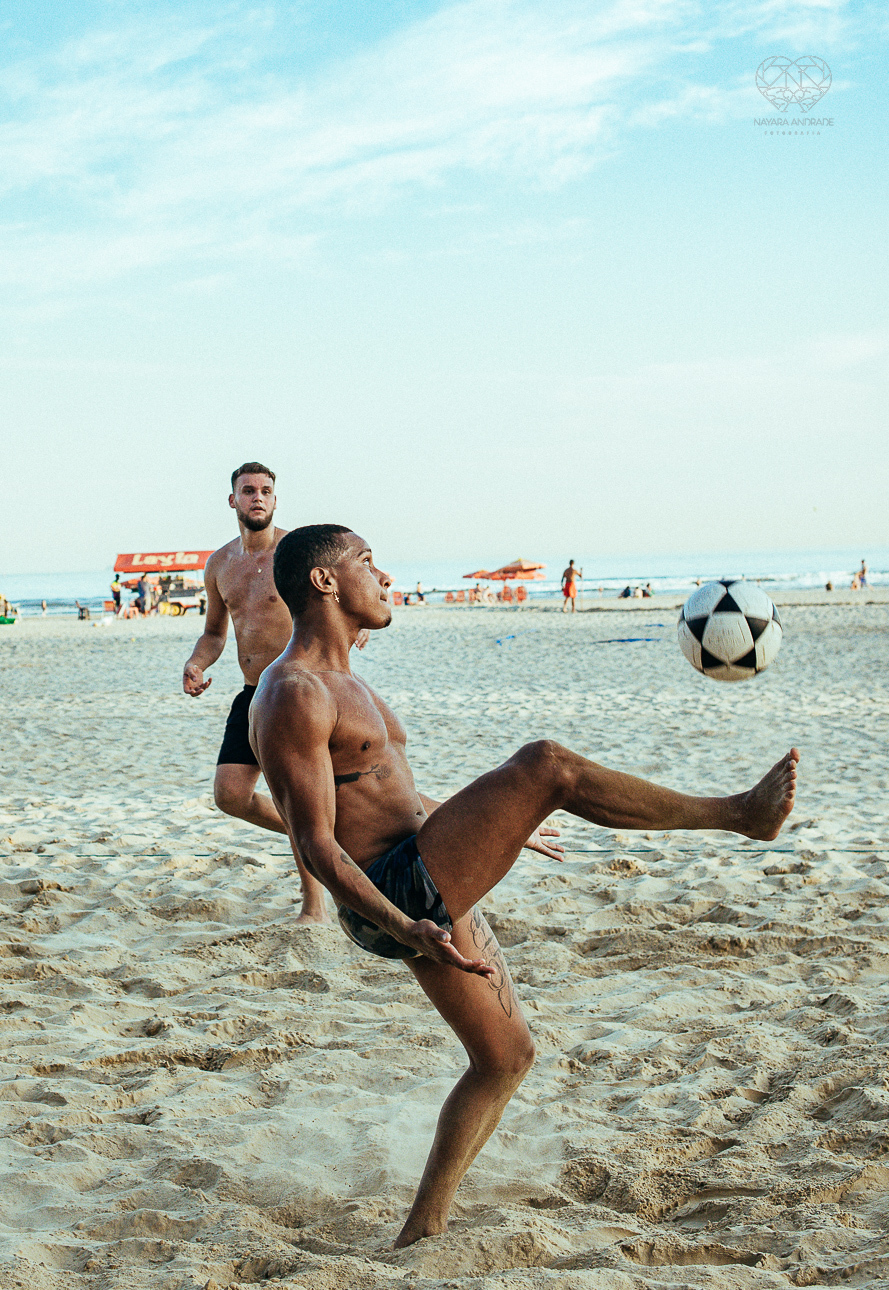 fotografia documental de ruas pela fotografa premiada nayara andrade  nas ruas de santos, artistas de rua street  documentario fotografia de rua 