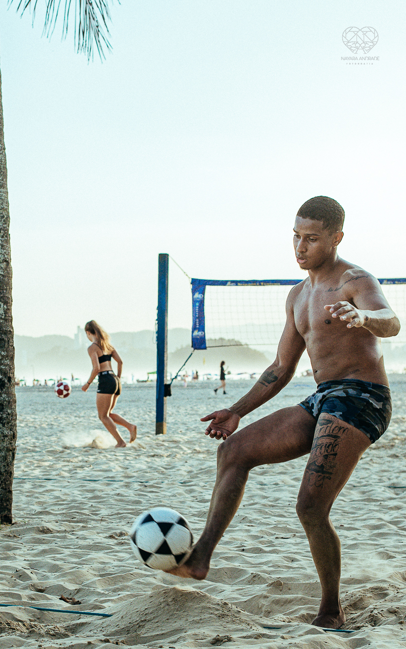 fotografia documental de ruas pela fotografa premiada nayara andrade  nas ruas de santos, artistas de rua street  documentario fotografia de rua 