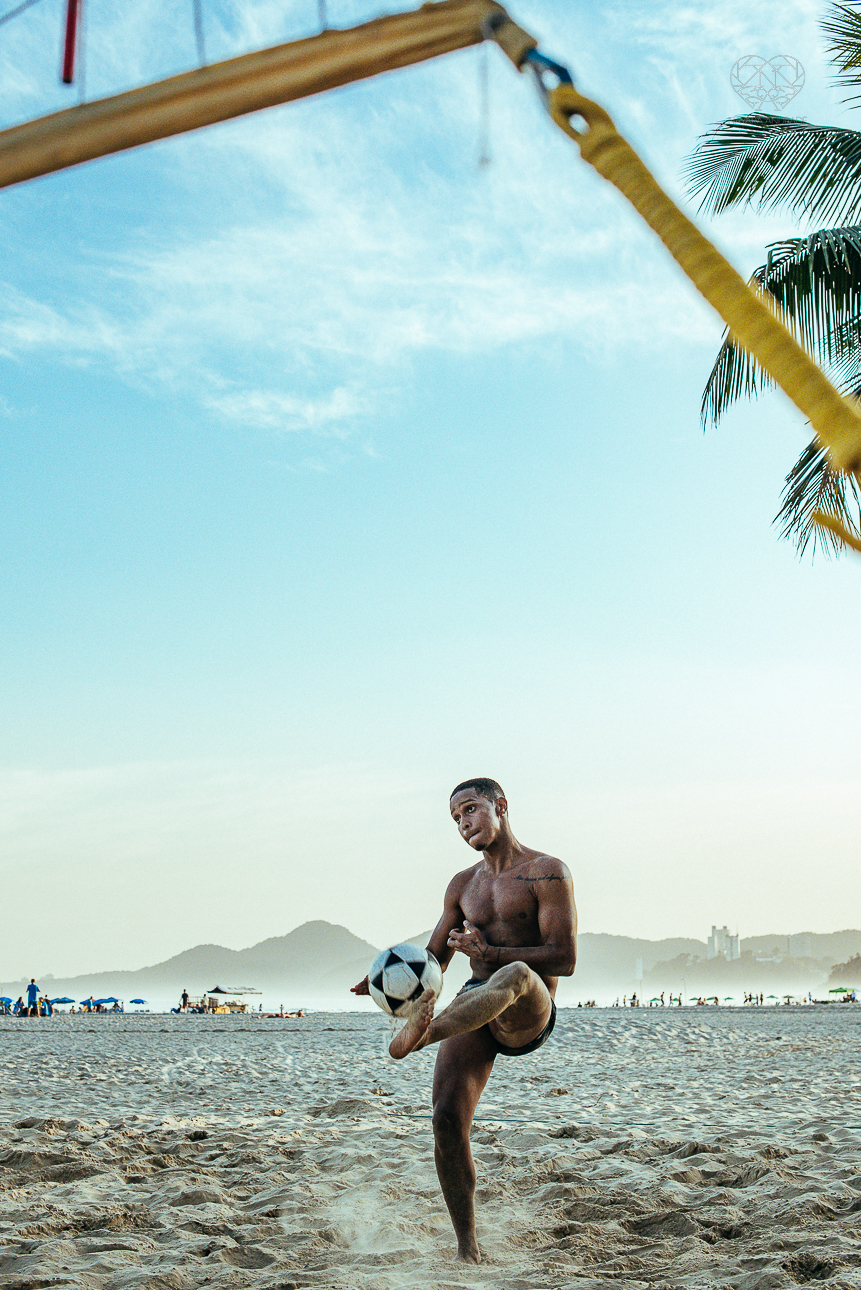 fotografia documental de ruas pela fotografa premiada nayara andrade  nas ruas de santos, artistas de rua street  documentario fotografia de rua 