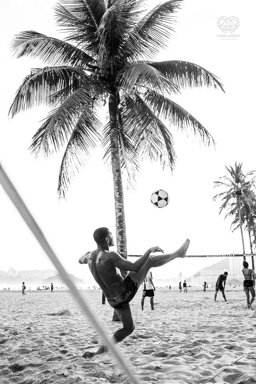 fotografia documental de ruas pela fotografa premiada nayara andrade  nas ruas de santos, artistas de rua street  documentario fotografia de rua 