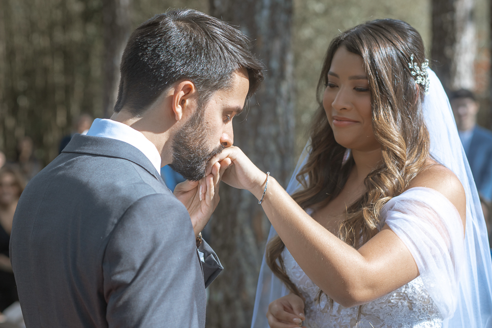 casamento de dia no espaço serra do mar casamento no lago ao ar livre estilo rustico noiva de mantilha fotos artisticas e emonionantes da fotografa premiada nayara andrade fotos espontaneas de casamento inspiração inspiracao 