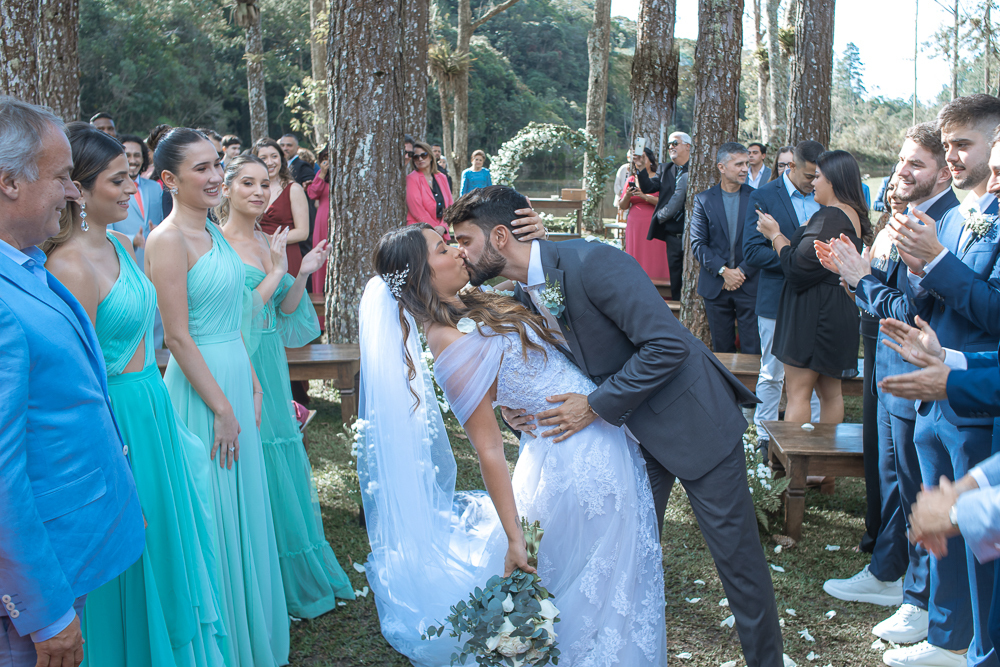 casamento de dia no espaço serra do mar casamento no lago ao ar livre estilo rustico noiva de mantilha fotos artisticas e emonionantes da fotografa premiada nayara andrade fotos espontaneas de casamento inspiração inspiracao 