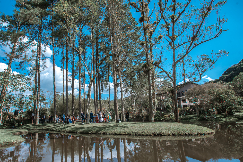 casamento de dia no espaço serra do mar casamento no lago ao ar livre estilo rustico noiva de mantilha fotos artisticas e emonionantes da fotografa premiada nayara andrade fotos espontaneas de casamento inspiração inspiracao 