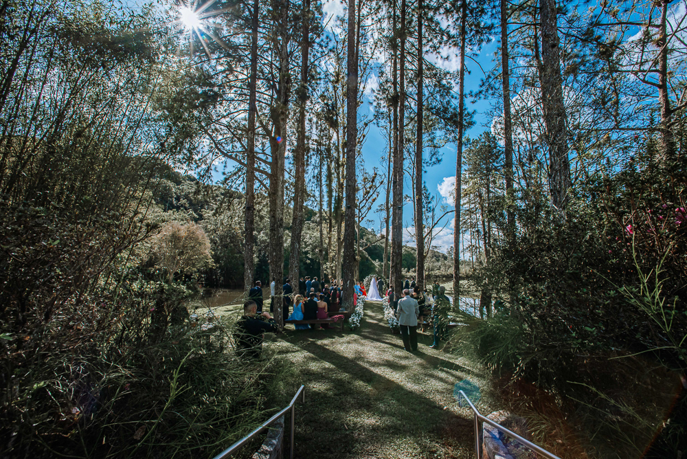 casamento de dia no espaço serra do mar casamento no lago ao ar livre estilo rustico noiva de mantilha fotos artisticas e emonionantes da fotografa premiada nayara andrade fotos espontaneas de casamento inspiração inspiracao 