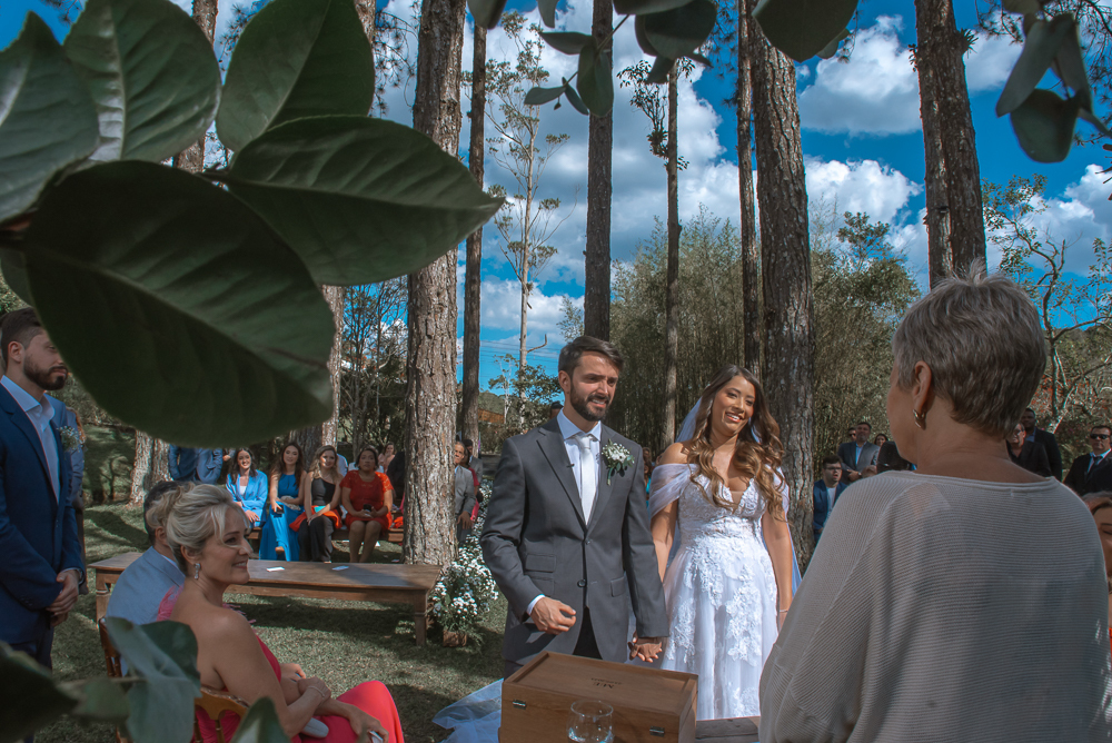 casamento de dia no espaço serra do mar casamento no lago ao ar livre estilo rustico noiva de mantilha fotos artisticas e emonionantes da fotografa premiada nayara andrade fotos espontaneas de casamento inspiração inspiracao 