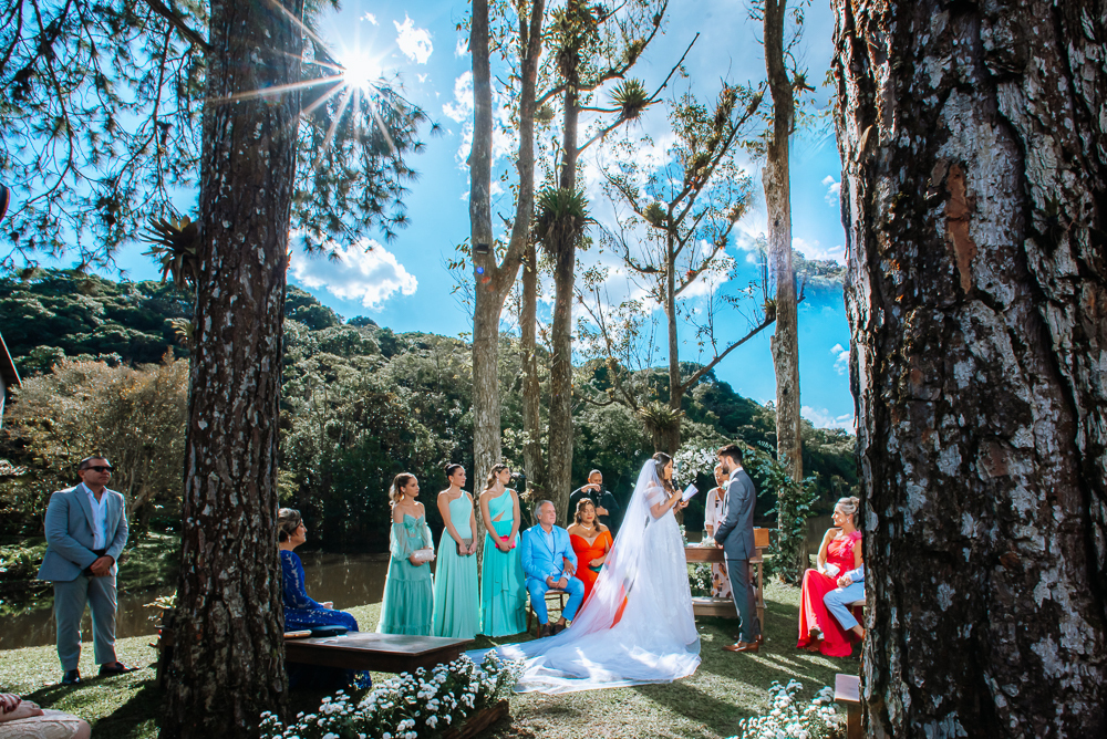 casamento de dia no espaço serra do mar casamento no lago ao ar livre estilo rustico noiva de mantilha fotos artisticas e emonionantes da fotografa premiada nayara andrade fotos espontaneas de casamento inspiração inspiracao 