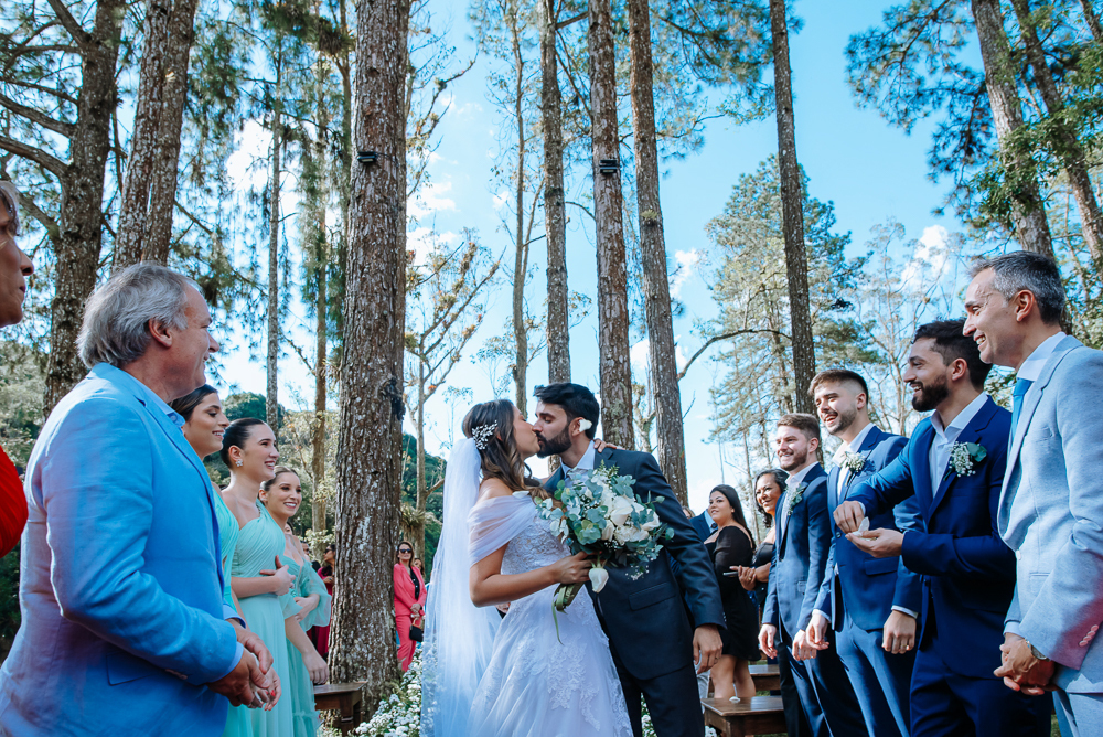 casamento de dia no espaço serra do mar casamento no lago ao ar livre estilo rustico noiva de mantilha fotos artisticas e emonionantes da fotografa premiada nayara andrade fotos espontaneas de casamento inspiração inspiracao 