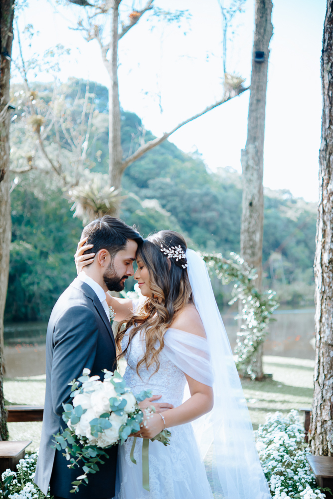 casamento de dia no espaço serra do mar casamento no lago ao ar livre estilo rustico noiva de mantilha fotos artisticas e emonionantes da fotografa premiada nayara andrade fotos espontaneas de casamento inspiração inspiracao 