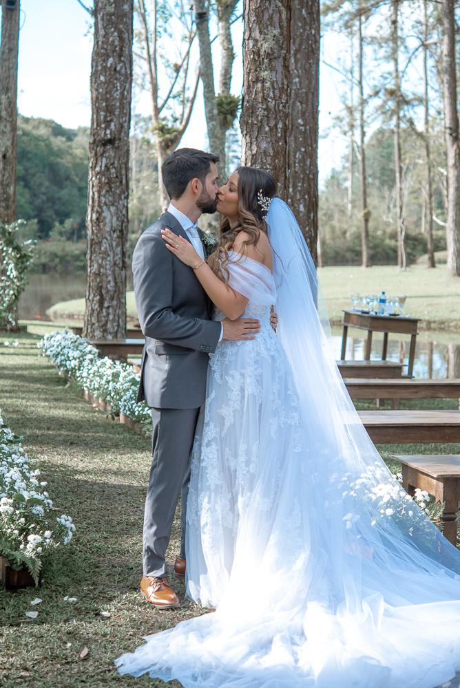 casamento de dia no espaço serra do mar casamento no lago ao ar livre estilo rustico noiva de mantilha fotos artisticas e emonionantes da fotografa premiada nayara andrade fotos espontaneas de casamento inspiração inspiracao 