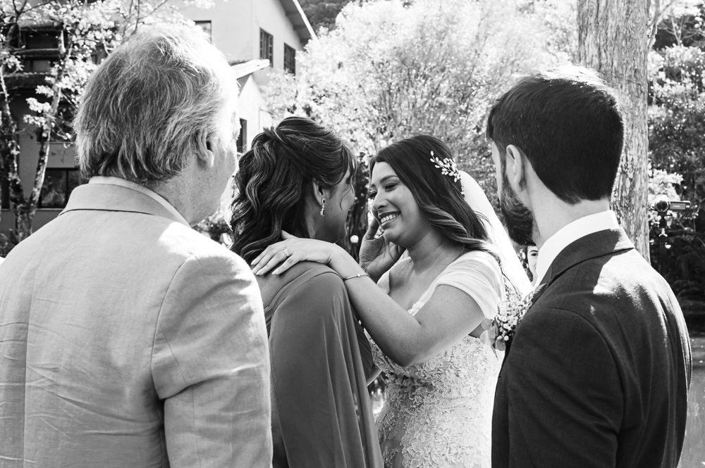 casamento de dia no espaço serra do mar casamento no lago ao ar livre estilo rustico noiva de mantilha fotos artisticas e emonionantes da fotografa premiada nayara andrade fotos espontaneas de casamento inspiração inspiracao 