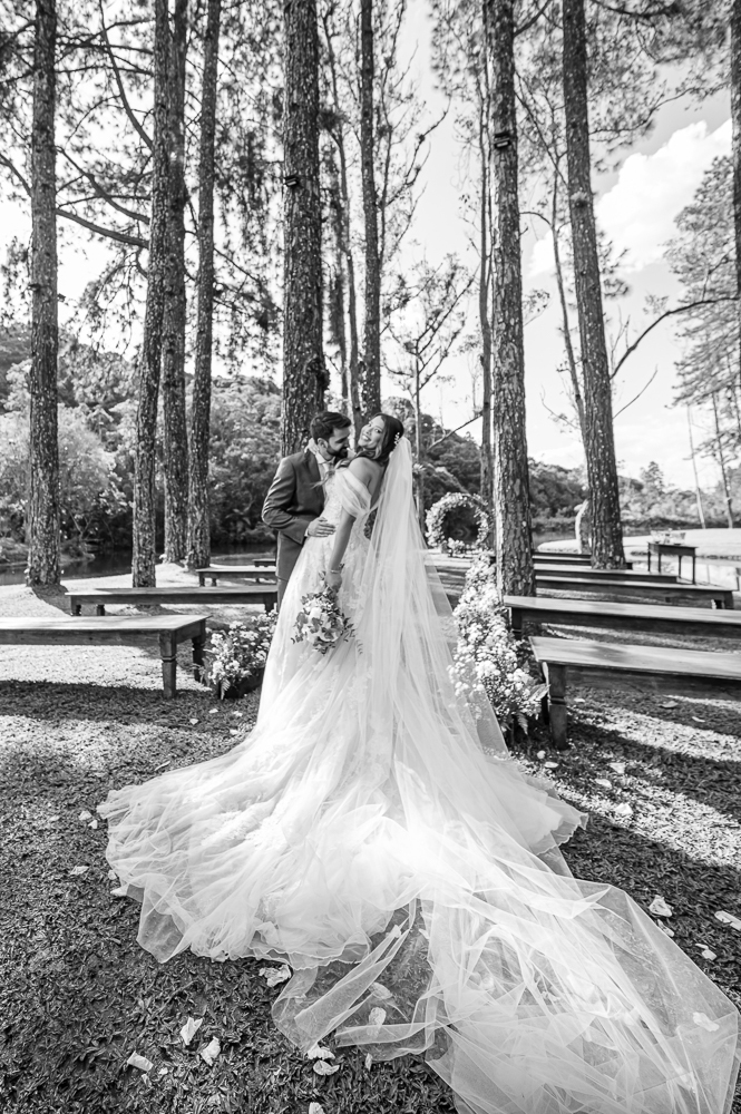 casamento de dia no espaço serra do mar casamento no lago ao ar livre estilo rustico noiva de mantilha fotos artisticas e emonionantes da fotografa premiada nayara andrade fotos espontaneas de casamento inspiração inspiracao 