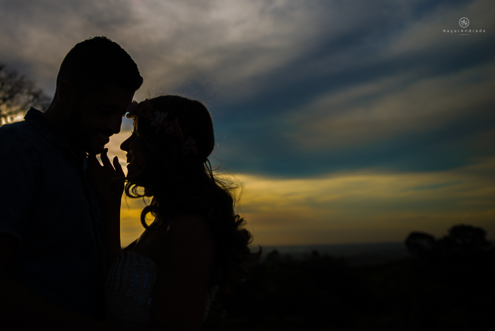 Ensaio com céu azul ao ar livre Nayarandrade Imagiart