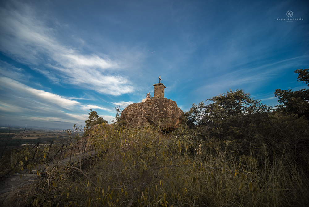 Ensaio com céu azul ao ar livre Nayarandrade Imagiart