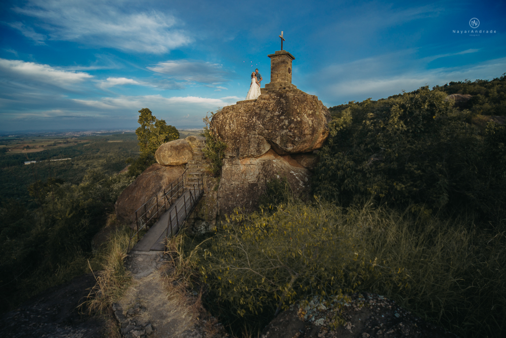 Ensaio com céu azul ao ar livre Nayarandrade Imagiart