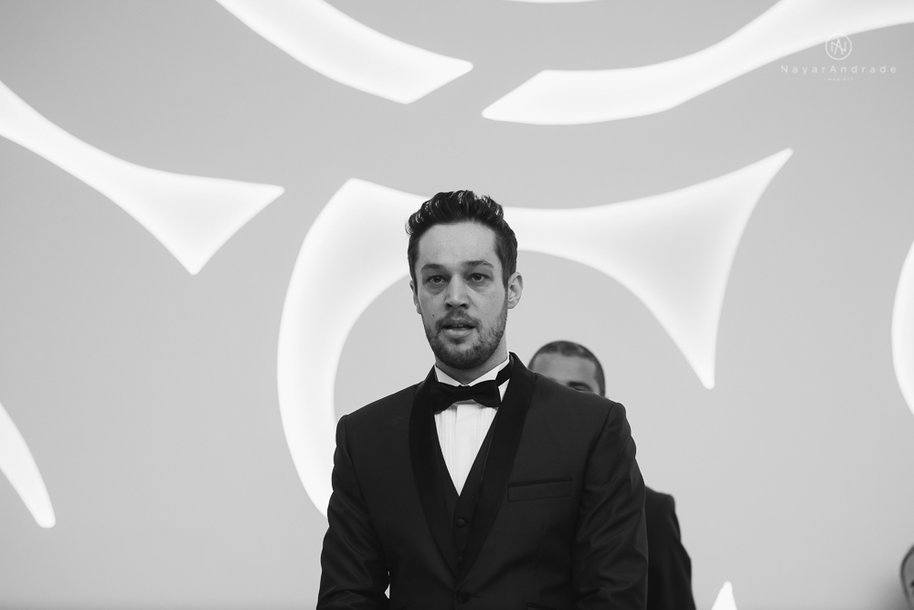 Fotos de casamento de principe e princesa na mansao Isadora Cortez na mooca em Sao Paulo. Lustres, luzes, limosine, decoracao, casal apaixonado e fotos artisticas.