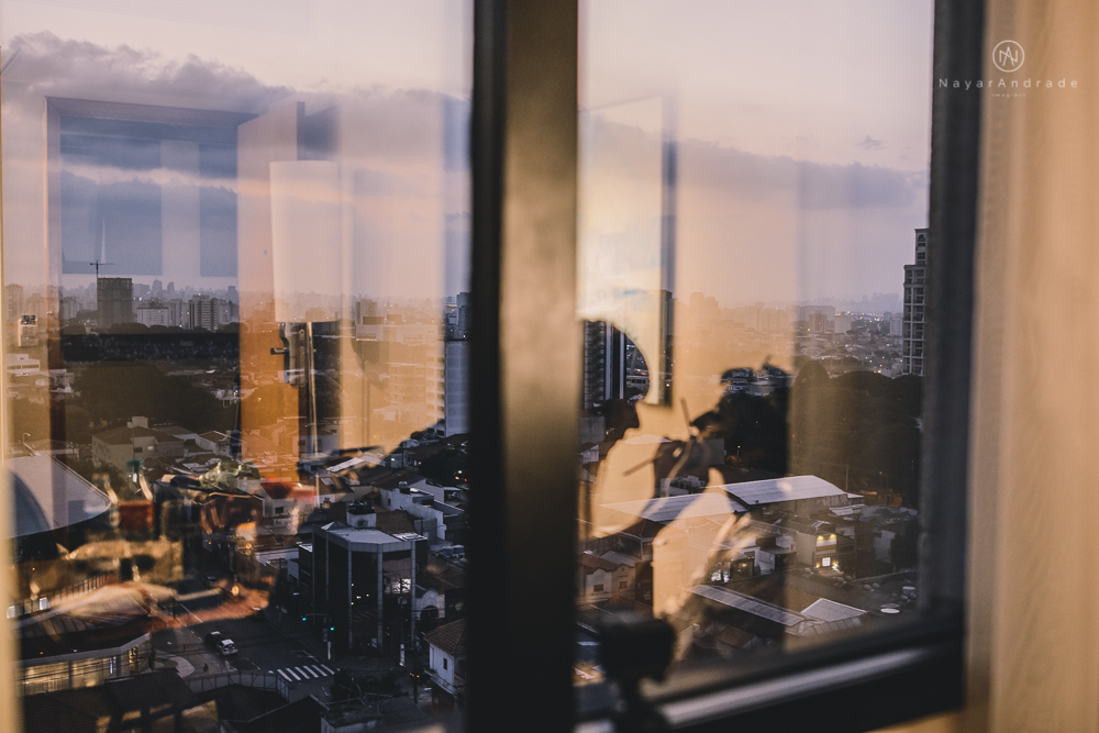 Fotos de casamento de principe e princesa na mansao Isadora Cortez na mooca em Sao Paulo. Lustres, luzes, limosine, decoracao, casal apaixonado e fotos artisticas.