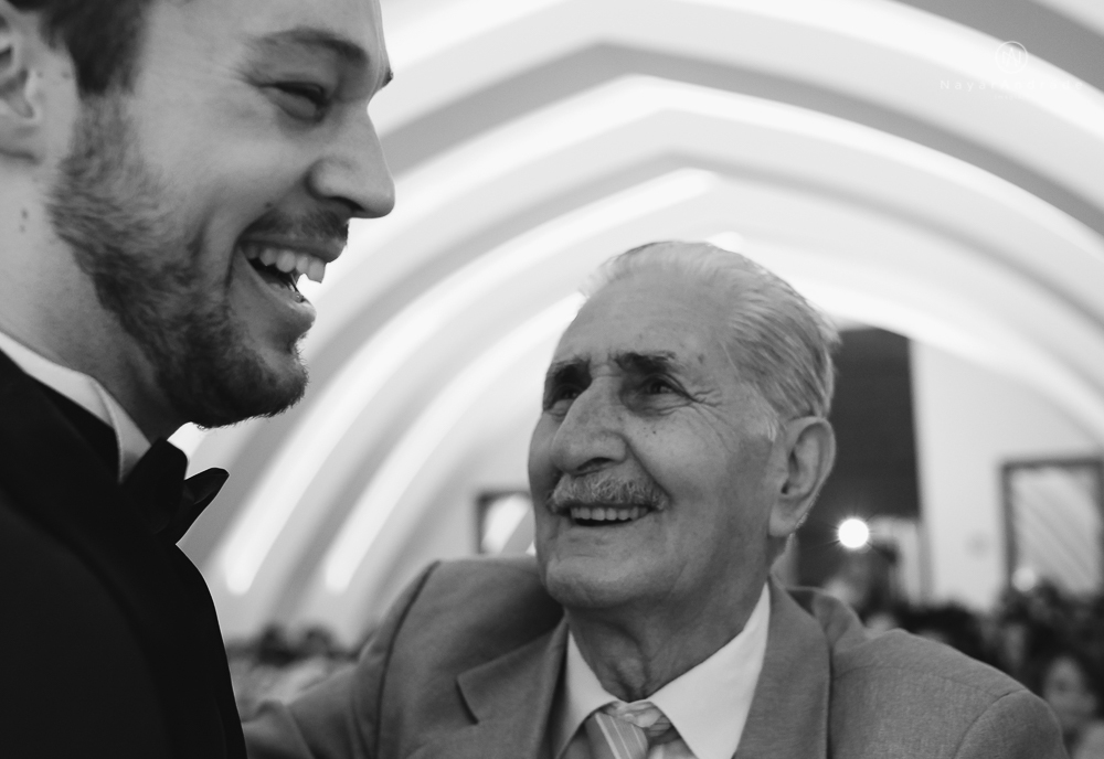 Fotos de casamento de principe e princesa na mansao Isadora Cortez na mooca em Sao Paulo. Lustres, luzes, limosine, decoracao, casal apaixonado e fotos artisticas.