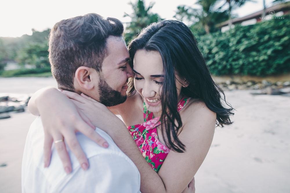 e-session, ensaio casal na praia do guarujá, casal apaixonado.
