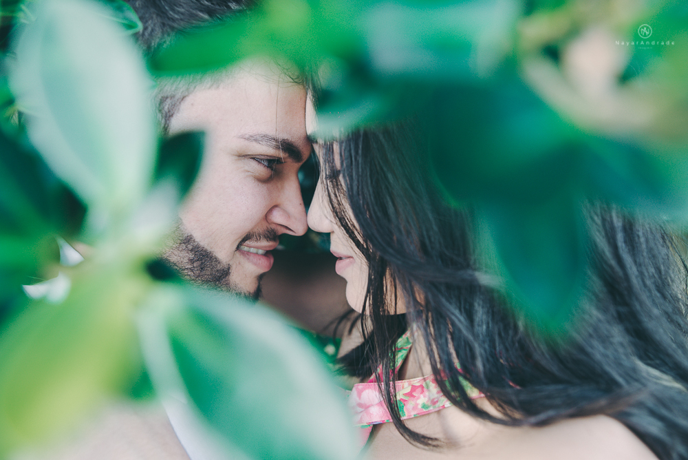 Fotos artísticas para casamento, casal apaixonado na praia do guarujá