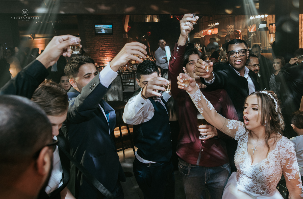 Casamento-espaço-tremendão-pista-paris-impacto-do-som-nayarandrade-imagiart-carla-arruda-buffet-vmb-assessoria-coast-bartender-mariana-assis-santos-maison-amor-em-todo-lado-felicidade-ao-casal