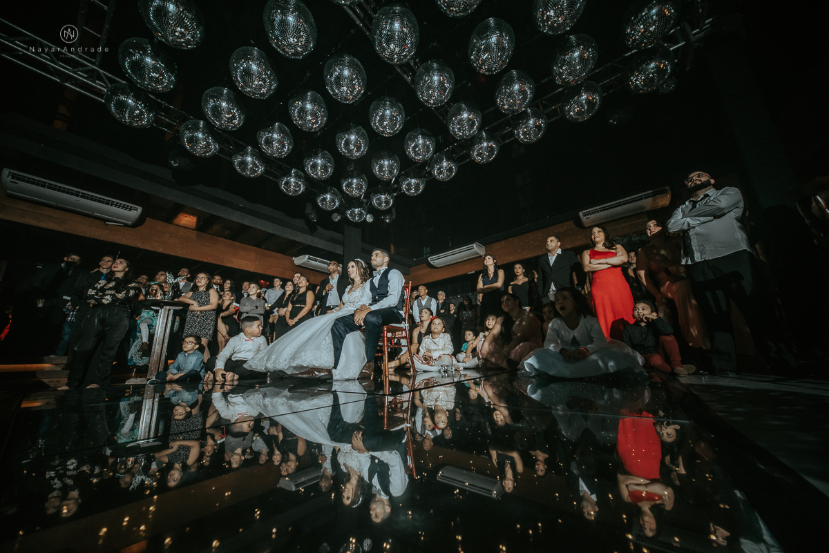Casamento-espaço-tremendão-pista-paris-impacto-do-som-nayarandrade-imagiart-carla-arruda-buffet-vmb-assessoria-coast-bartender-mariana-assis-santos-maison-amor-em-todo-lado-felicidade-ao-casal