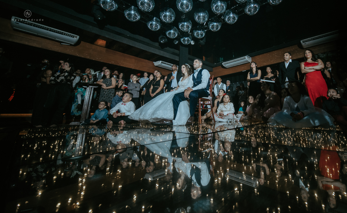 Casamento-espaço-tremendão-pista-paris-impacto-do-som-nayarandrade-imagiart-carla-arruda-buffet-vmb-assessoria-coast-bartender-mariana-assis-santos-maison-amor-em-todo-lado-felicidade-ao-casal