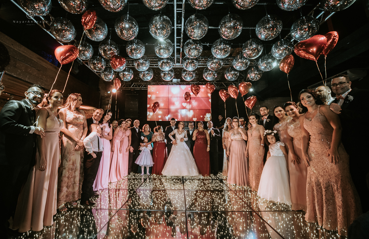 Casamento-espaço-tremendão-pista-paris-impacto-do-som-nayarandrade-imagiart-carla-arruda-buffet-vmb-assessoria-coast-bartender-mariana-assis-santos-maison-amor-em-todo-lado-felicidade-ao-casal