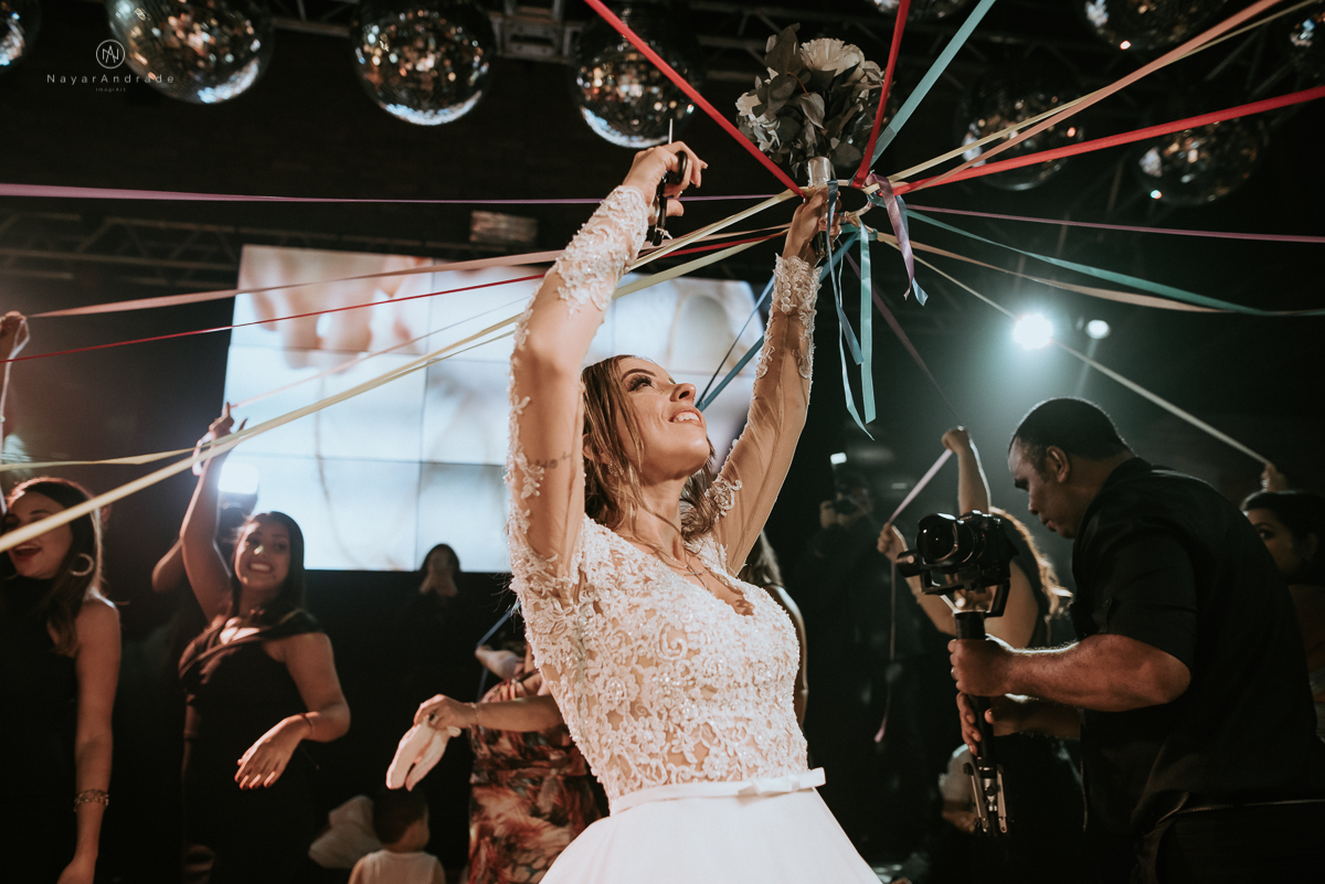 Casamento-espaço-tremendão-pista-paris-impacto-do-som-nayarandrade-imagiart-carla-arruda-buffet-vmb-assessoria-coast-bartender-mariana-assis-santos-maison-amor-em-todo-lado-felicidade-ao-casal