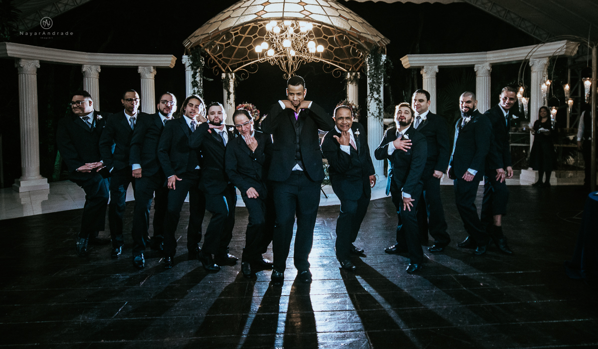 Casamento-recanto-santa-rita-sao-paulo-amor-em-todo-lado-casamento-ao-ar-livre-casamento-rock. Fotos-com -padrinhos-e-madrinhas