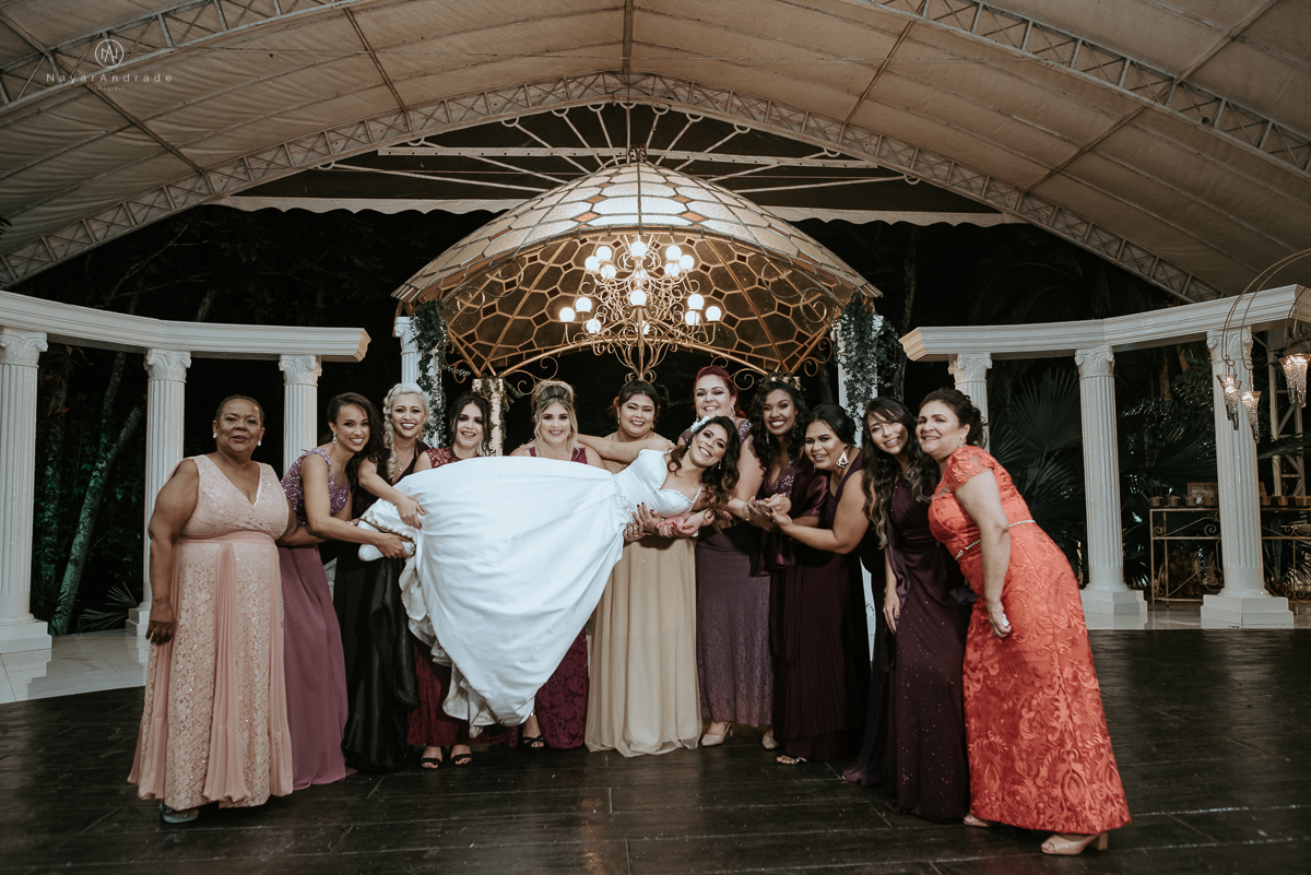 Casamento-recanto-santa-rita-sao-paulo-amor-em-todo-lado-casamento-ao-ar-livre-casamento-rock. Fotos-com -padrinhos-e-madrinhas