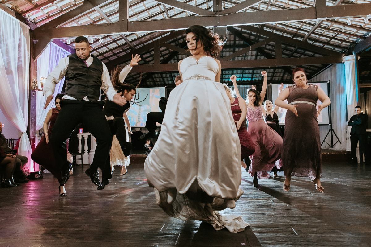 Casamento-recanto-santa-rita-sao-paulo-amor-em-todo-lado-casamento-ao-ar-livre-casamento-rock. Fotos-com -padrinhos-e-madrinhasCasamento-recanto-santa-rita-sao-paulo-amor-em-todo-lado-casamento-ao-ar-livre-casamento-rock. Fotos-com -padrinhos-e-madrinhas