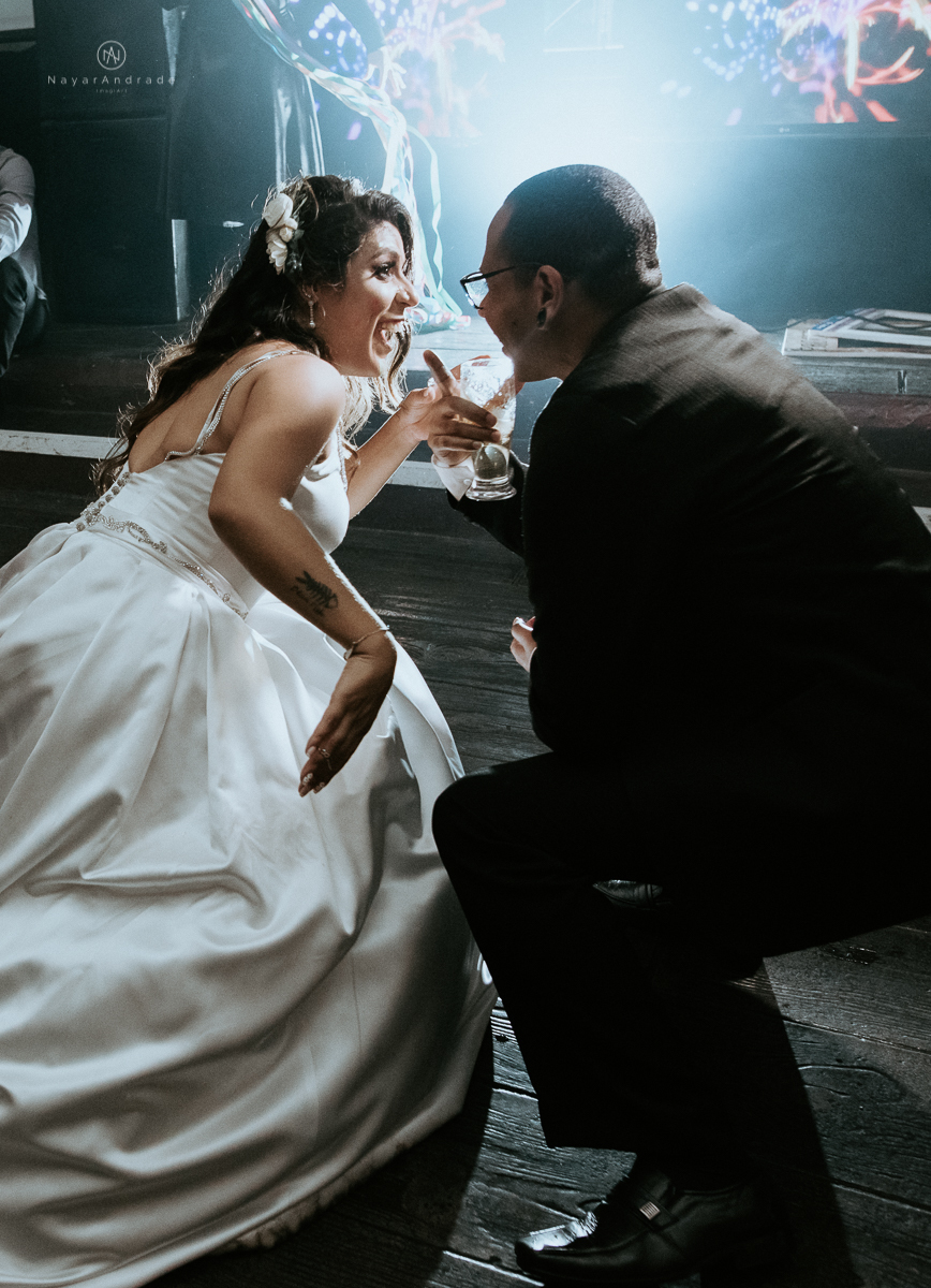 Casamento-recanto-santa-rita-sao-paulo-amor-em-todo-lado-casamento-ao-ar-livre-casamento-rock. Fotos-com -padrinhos-e-madrinhas