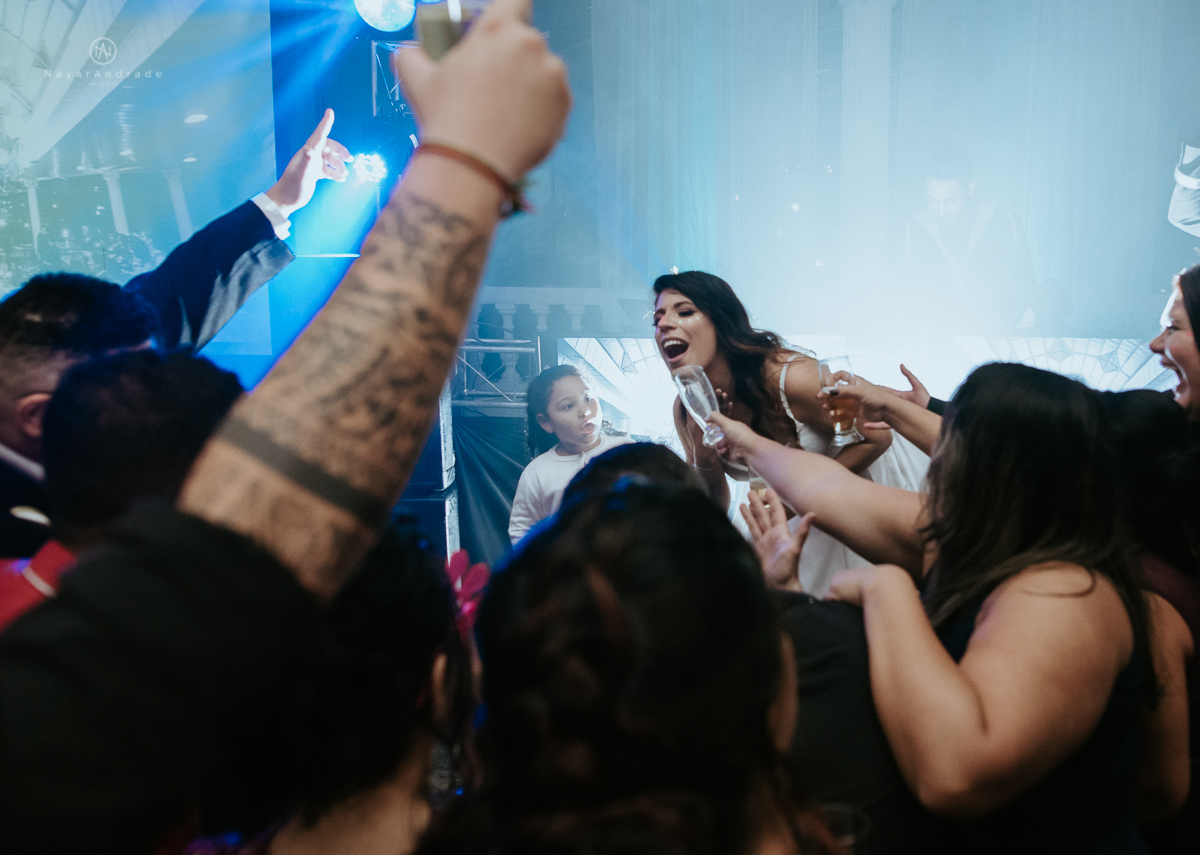 Casamento-recanto-santa-rita-sao-paulo-amor-em-todo-lado-casamento-ao-ar-livre-casamento-rock. Fotos-com -padrinhos-e-madrinhas