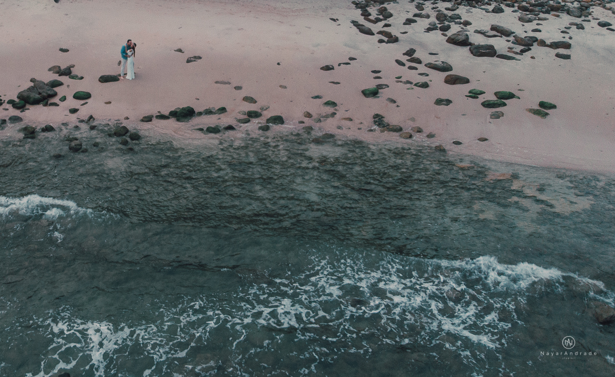 Foto com drone na praia do guaruja