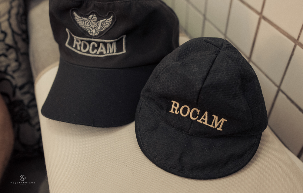 Ensaio Newborn feito em casa, bebê policial de farda