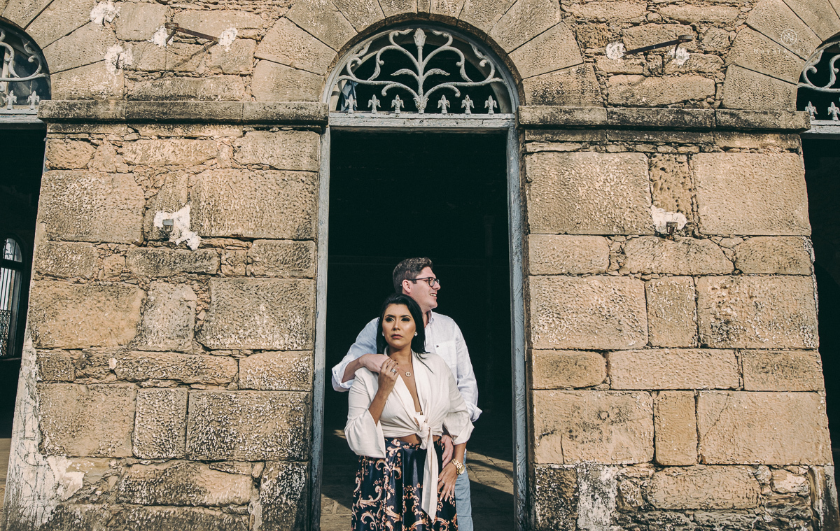 Ensaio-casal-por-do-sol-ao-ar-livre-fazenda-ipanema-sorocaba