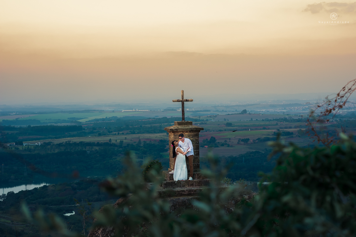 Ensaio-casal-por-do-sol-ao-ar-livre-fazenda-ipanema-sorocaba