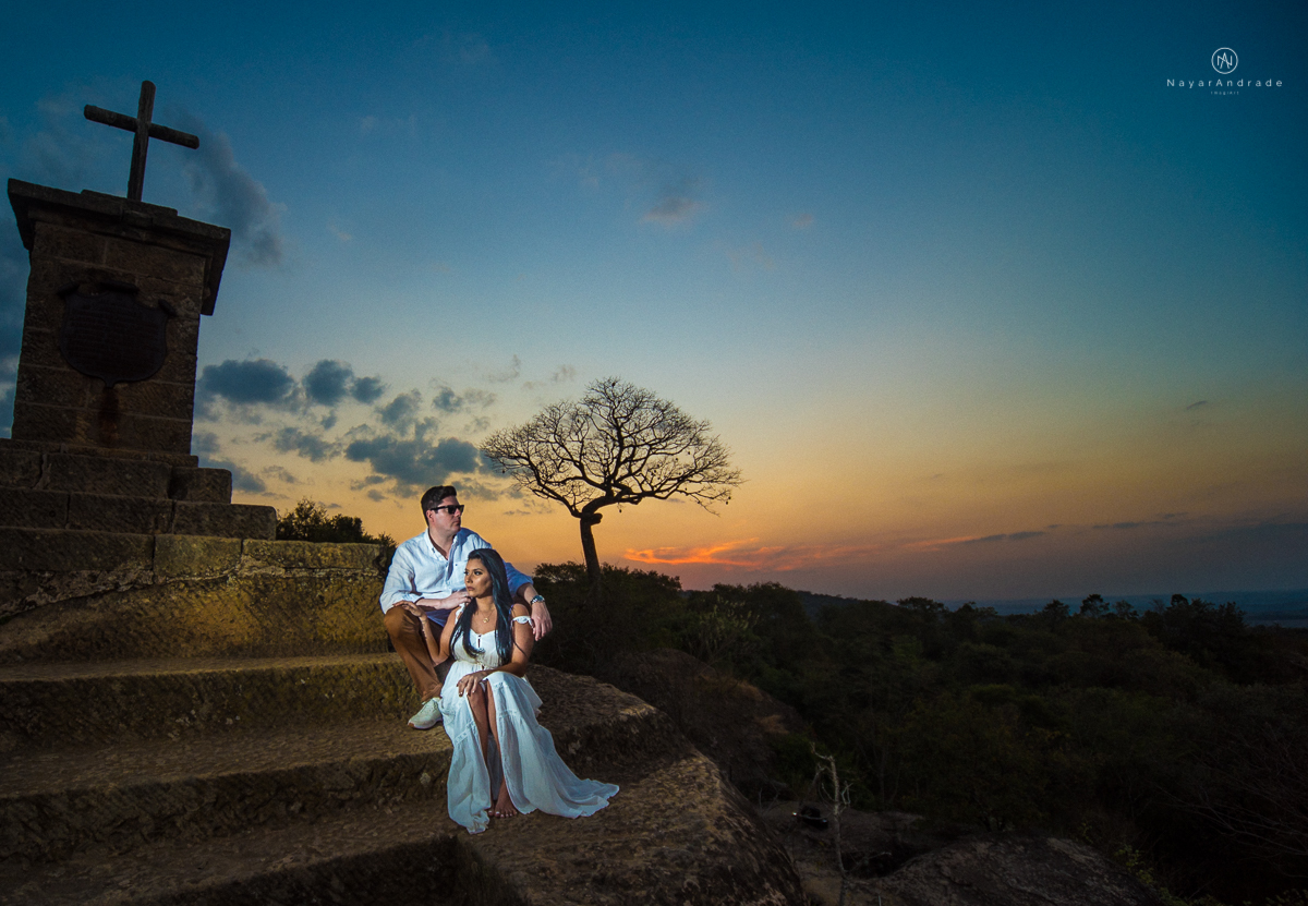 Ensaio-casal-por-do-sol-ao-ar-livre-fazenda-ipanema-sorocaba