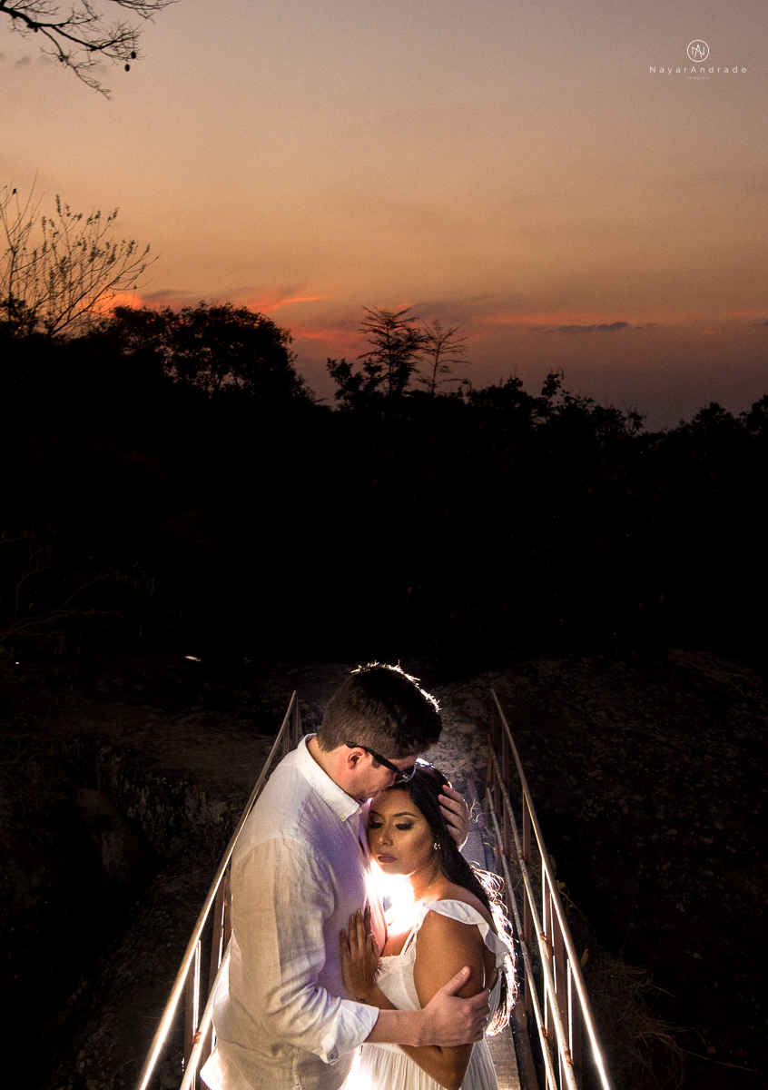 Ensaio-casal-por-do-sol-ao-ar-livre-fazenda-ipanema-sorocaba