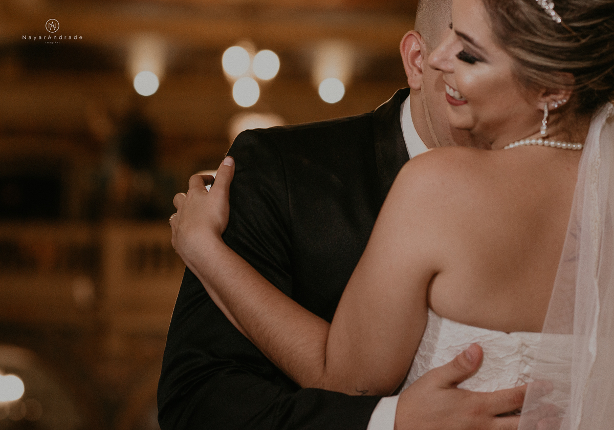 Casamento em santos na igreja Santo Antonio do Valongo e lounge espaço tremendão. Buffet Carla Arruda, impacto do Som e triton bartenders. Cheio de amor e carinho Camila e Luiz