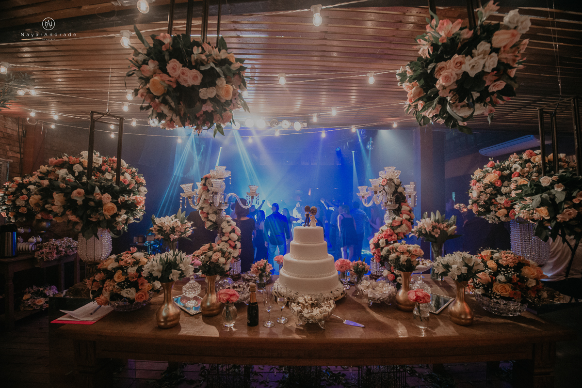 Casamento em santos na igreja Santo Antonio do Valongo e lounge espaço tremendão. Buffet Carla Arruda, impacto do Som e triton bartenders. Cheio de amor e carinho Camila e Luiz