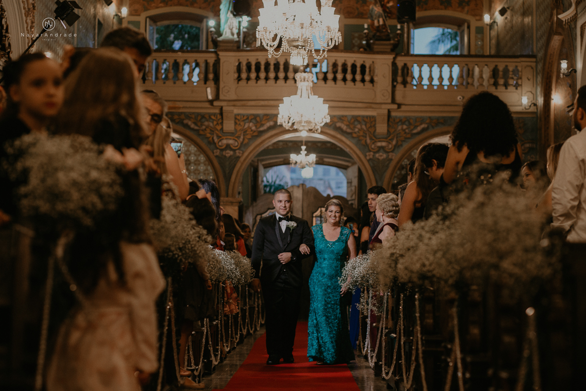 Casamento em santos na igreja Santo Antonio do Valongo e lounge espaço tremendão. Buffet Carla Arruda, impacto do Som e triton bartenders. Cheio de amor e carinho Camila e Luiz