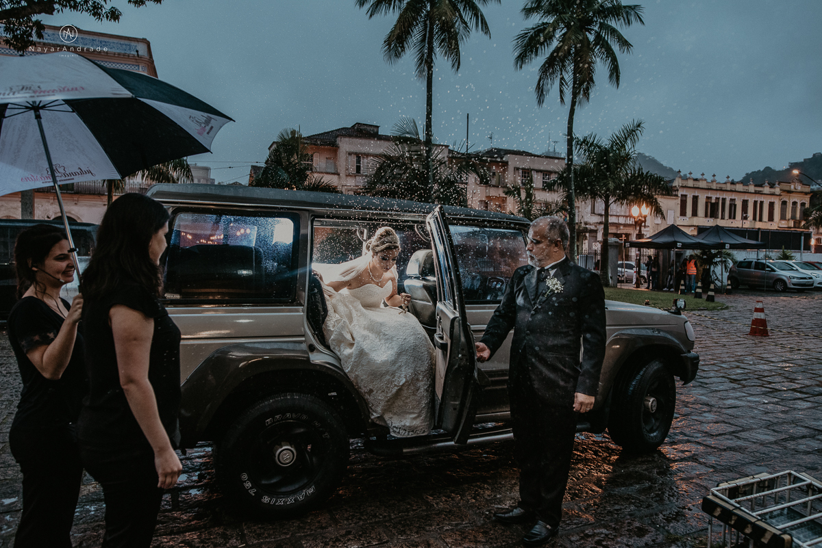 Casamento em santos na igreja Santo Antonio do Valongo e lounge espaço tremendão. Buffet Carla Arruda, impacto do Som e triton bartenders. Cheio de amor e carinho Camila e Luiz