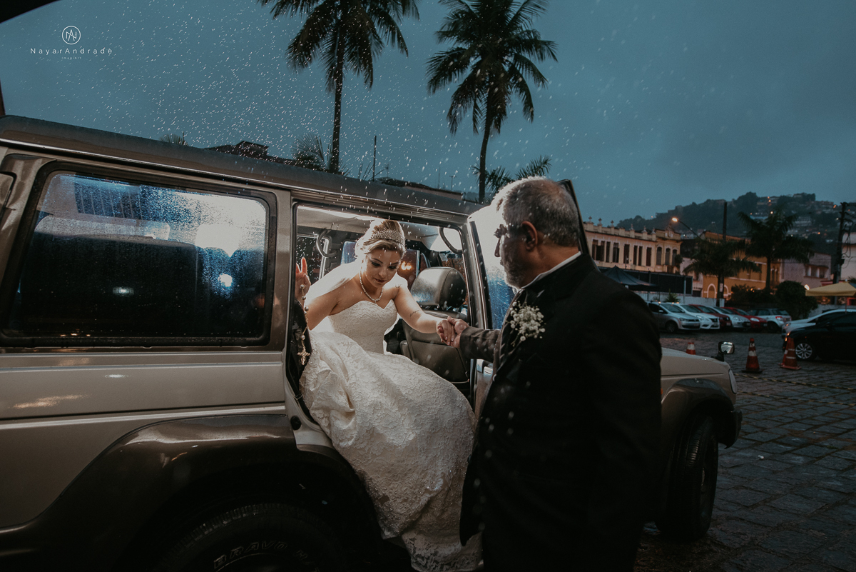 Casamento em santos na igreja Santo Antonio do Valongo e lounge espaço tremendão. Buffet Carla Arruda, impacto do Som e triton bartenders. Cheio de amor e carinho Camila e Luiz