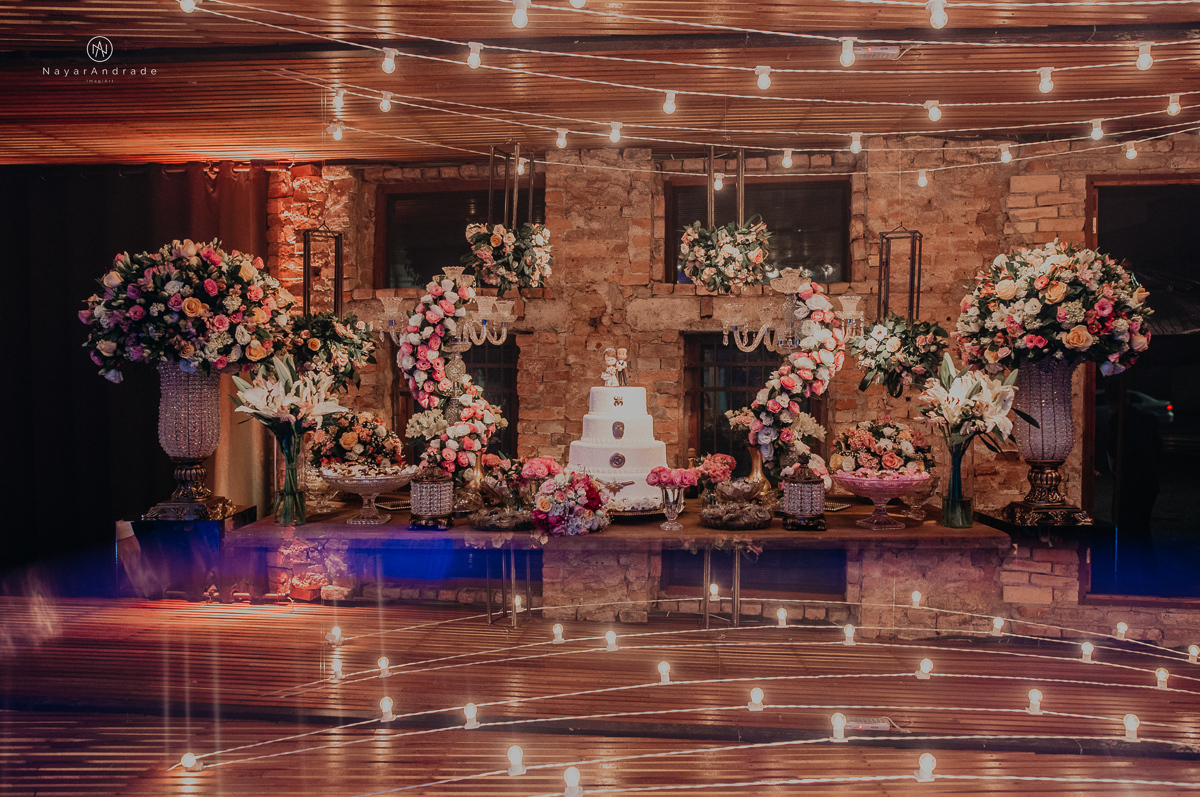 Casamento em santos na igreja Santo Antonio do Valongo e lounge espaço tremendão. Buffet Carla Arruda, impacto do Som e triton bartenders. Cheio de amor e carinho Camila e Luiz
