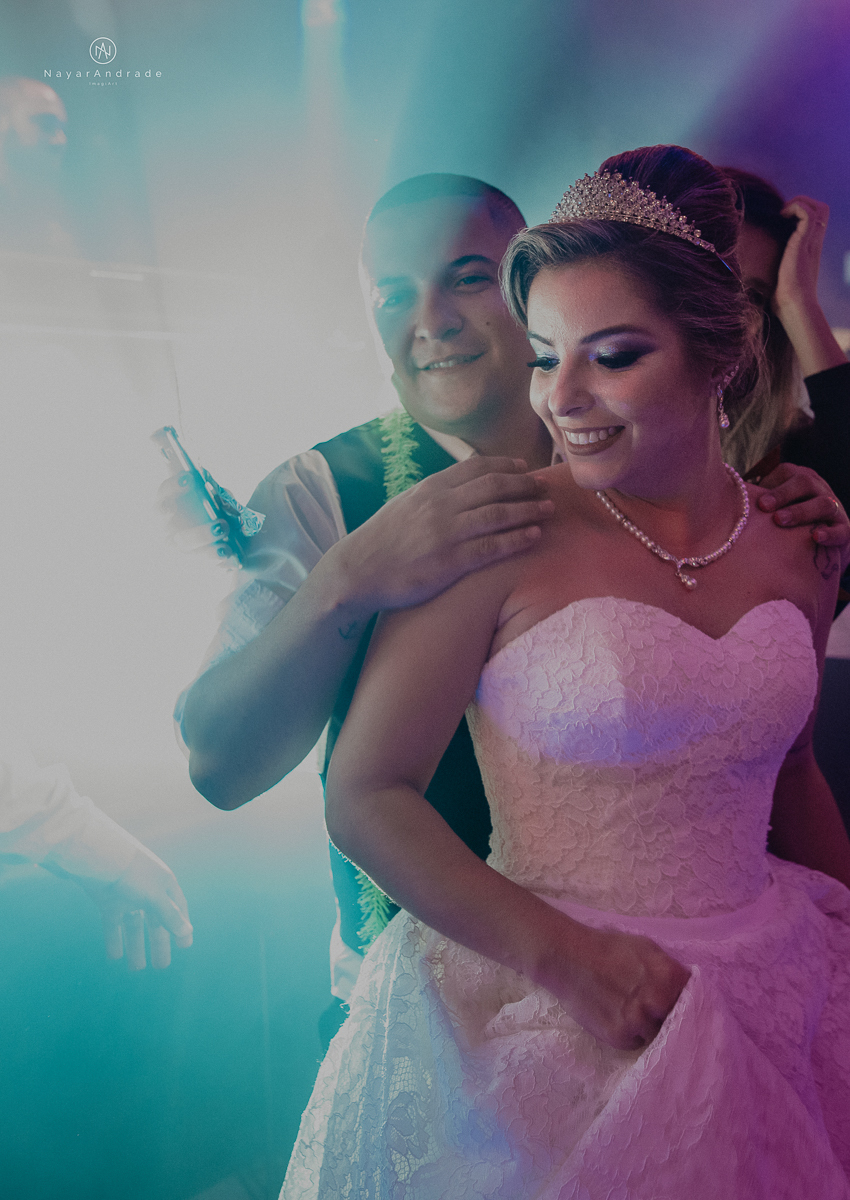 Casamento em santos na igreja Santo Antonio do Valongo e lounge espaço tremendão. Buffet Carla Arruda, impacto do Som e triton bartenders. Cheio de amor e carinho Camila e Luiz