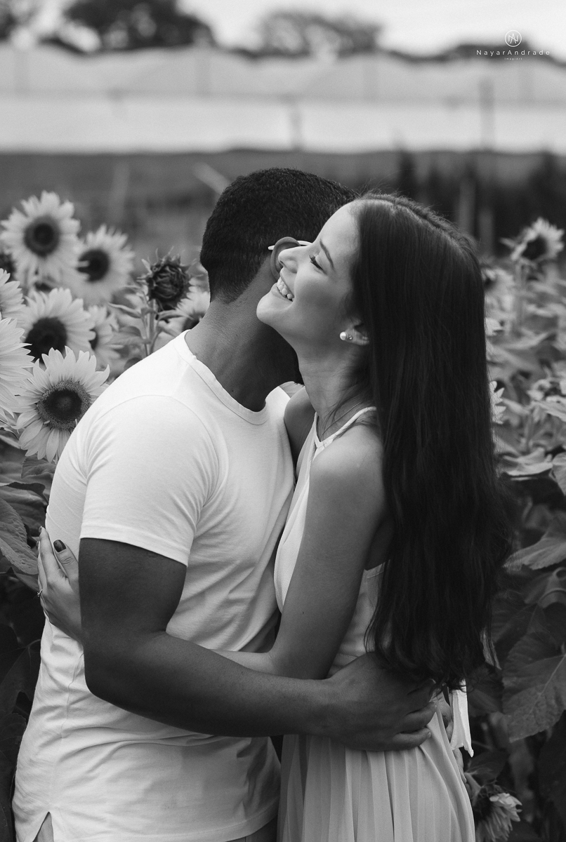 Pre-weddgin em Holambra cidade das flores,com um lindo por do Sol, um casal feliz e apaixonado, muito amor por todo lado. Fotografia nayarandrade imagiart ensaios e casamentos. Santos -São Paulo-Brasil