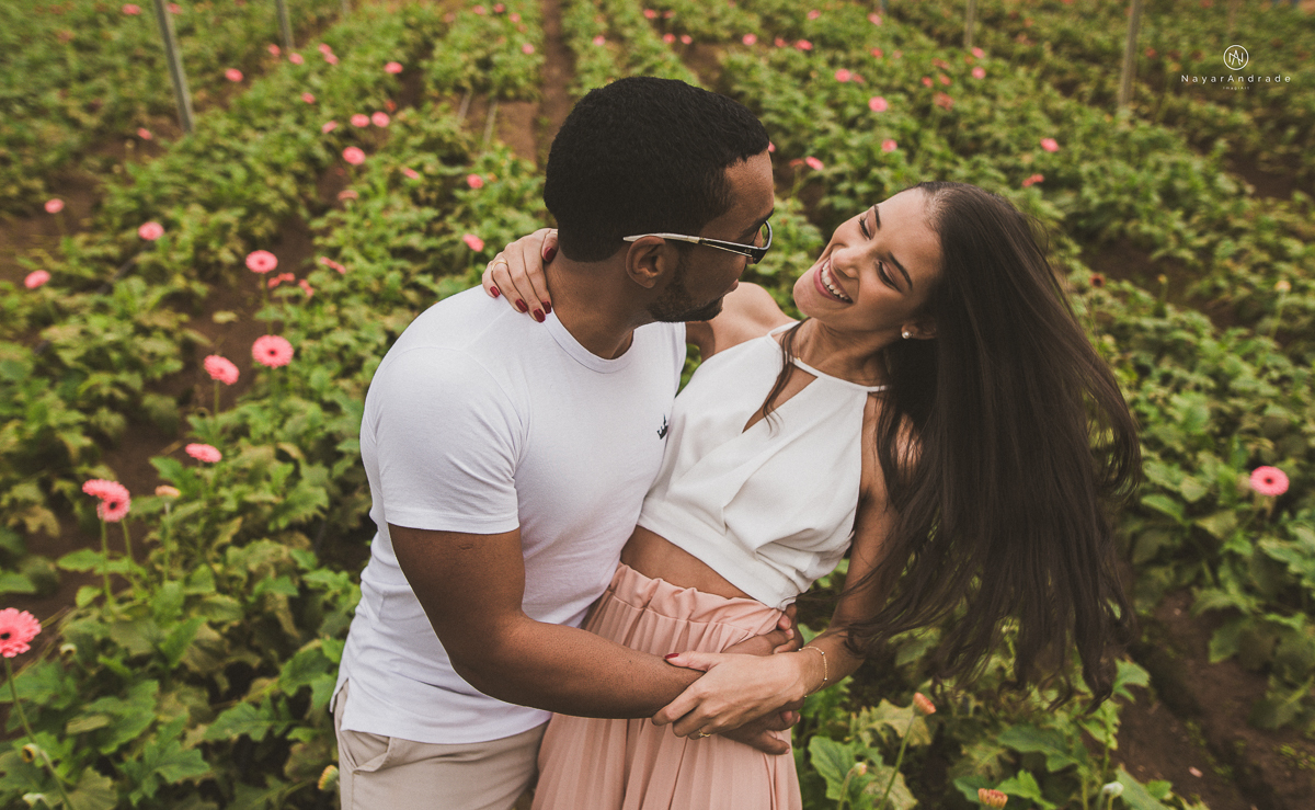 Pre-weddgin em Holambra cidade das flores,com um lindo por do Sol, um casal feliz e apaixonado, muito amor por todo lado. Fotografia nayarandrade imagiart ensaios e casamentos. Santos -São Paulo-Brasil