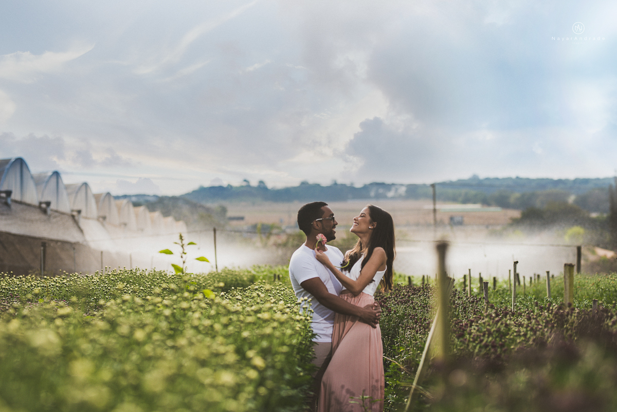 Pre-weddgin em Holambra cidade das flores,com um lindo por do Sol, um casal feliz e apaixonado, muito amor por todo lado. Fotografia nayarandrade imagiart ensaios e casamentos. Santos -São Paulo-Brasil